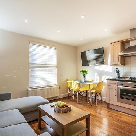 One Bedroom Flat In Bush Hill Park Энфилд Экстерьер фото