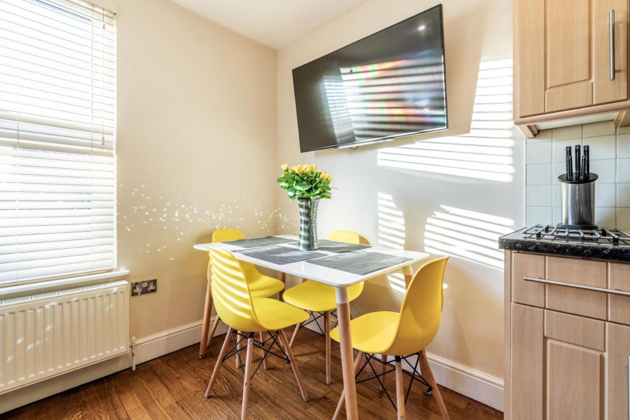 One Bedroom Flat In Bush Hill Park Энфилд Экстерьер фото