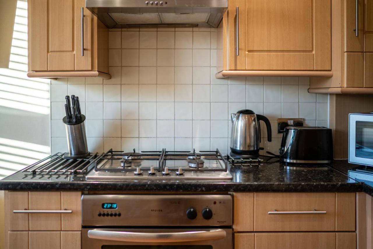 One Bedroom Flat In Bush Hill Park Энфилд Экстерьер фото