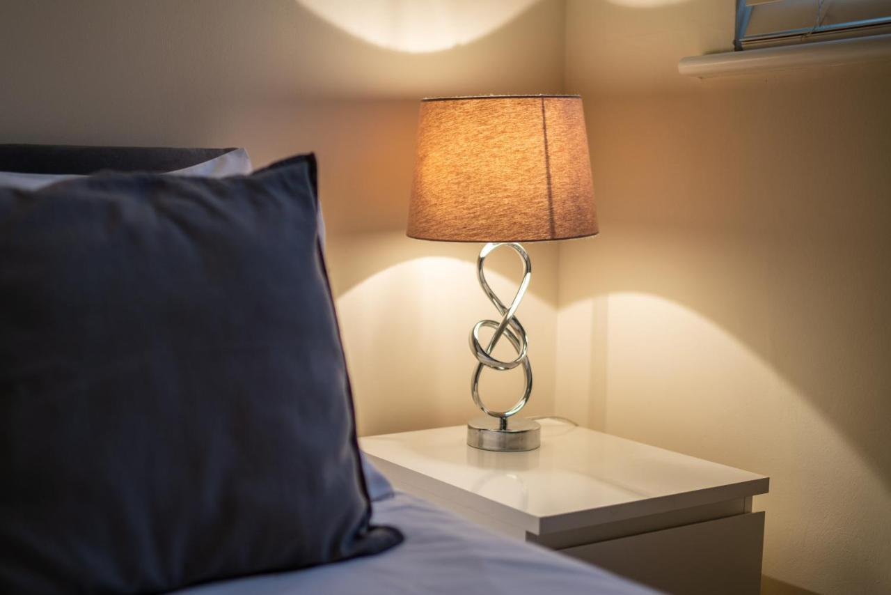 One Bedroom Flat In Bush Hill Park Энфилд Экстерьер фото