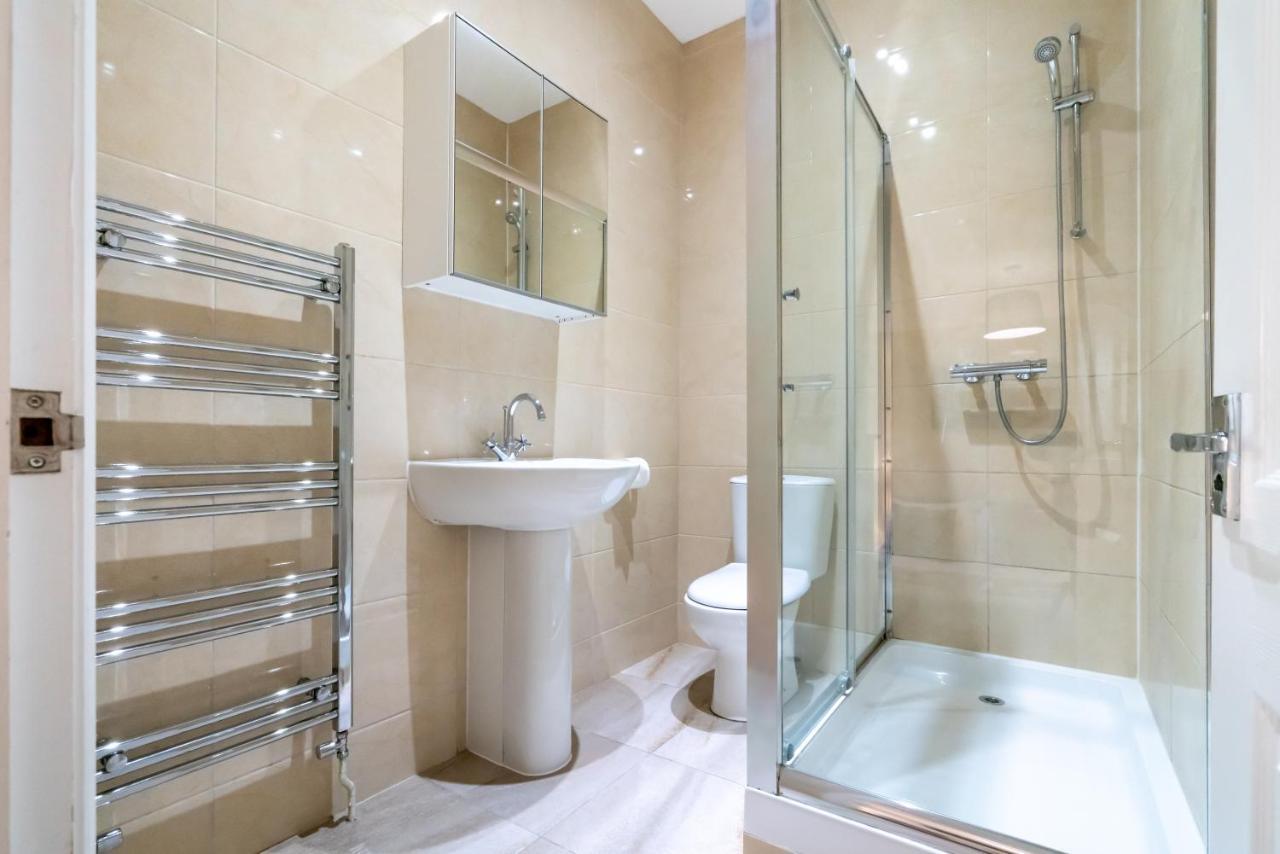 One Bedroom Flat In Bush Hill Park Энфилд Экстерьер фото