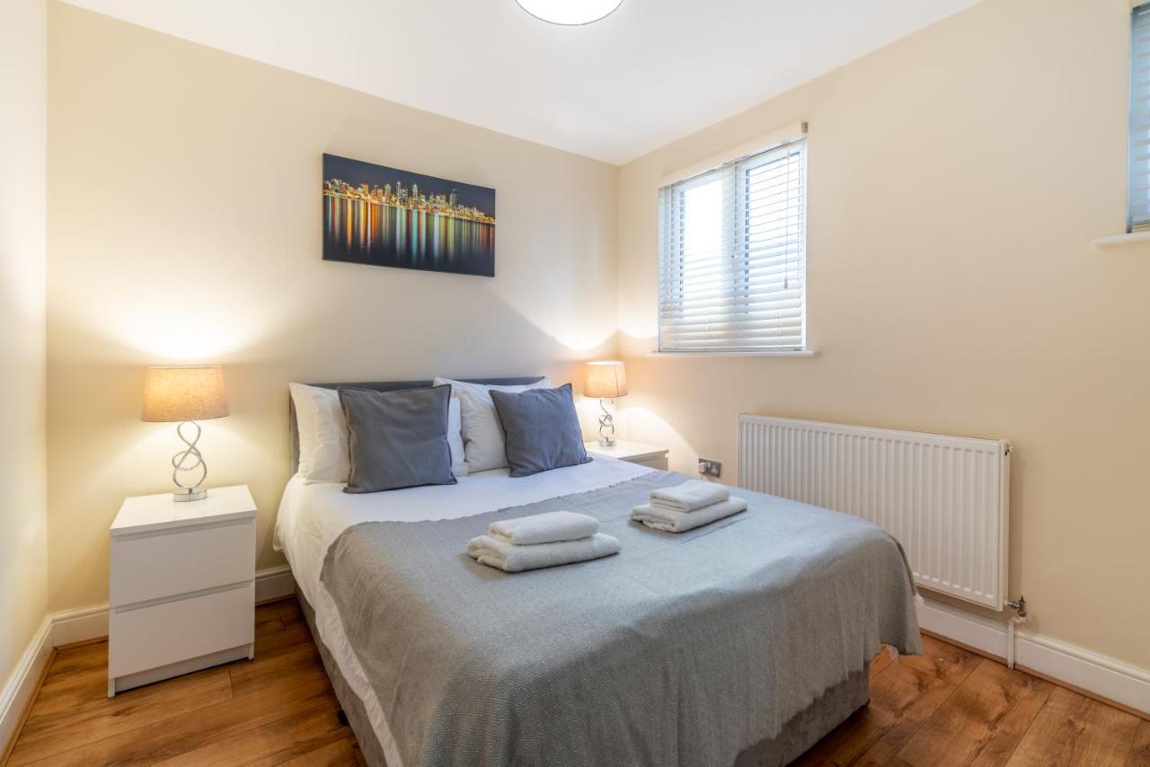 One Bedroom Flat In Bush Hill Park Энфилд Экстерьер фото