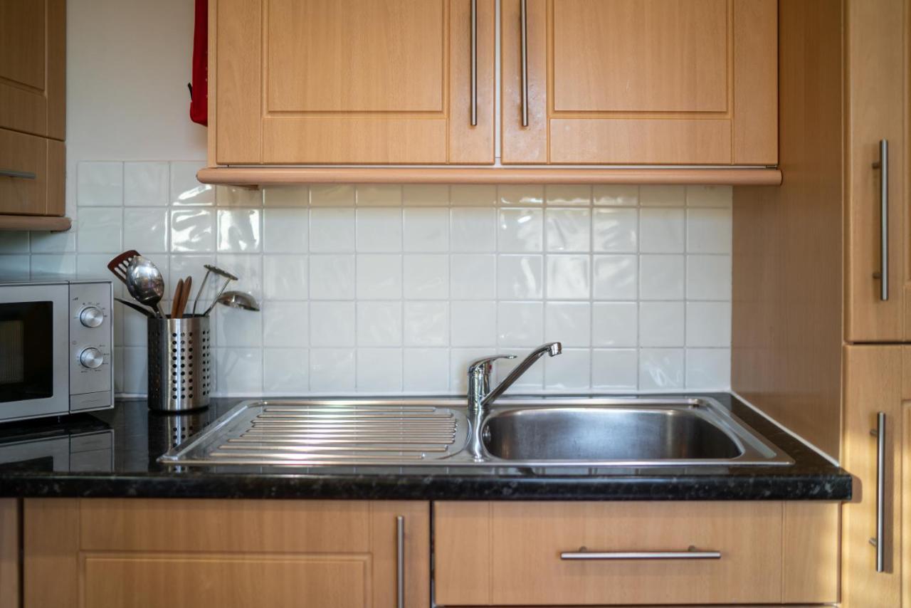 One Bedroom Flat In Bush Hill Park Энфилд Экстерьер фото